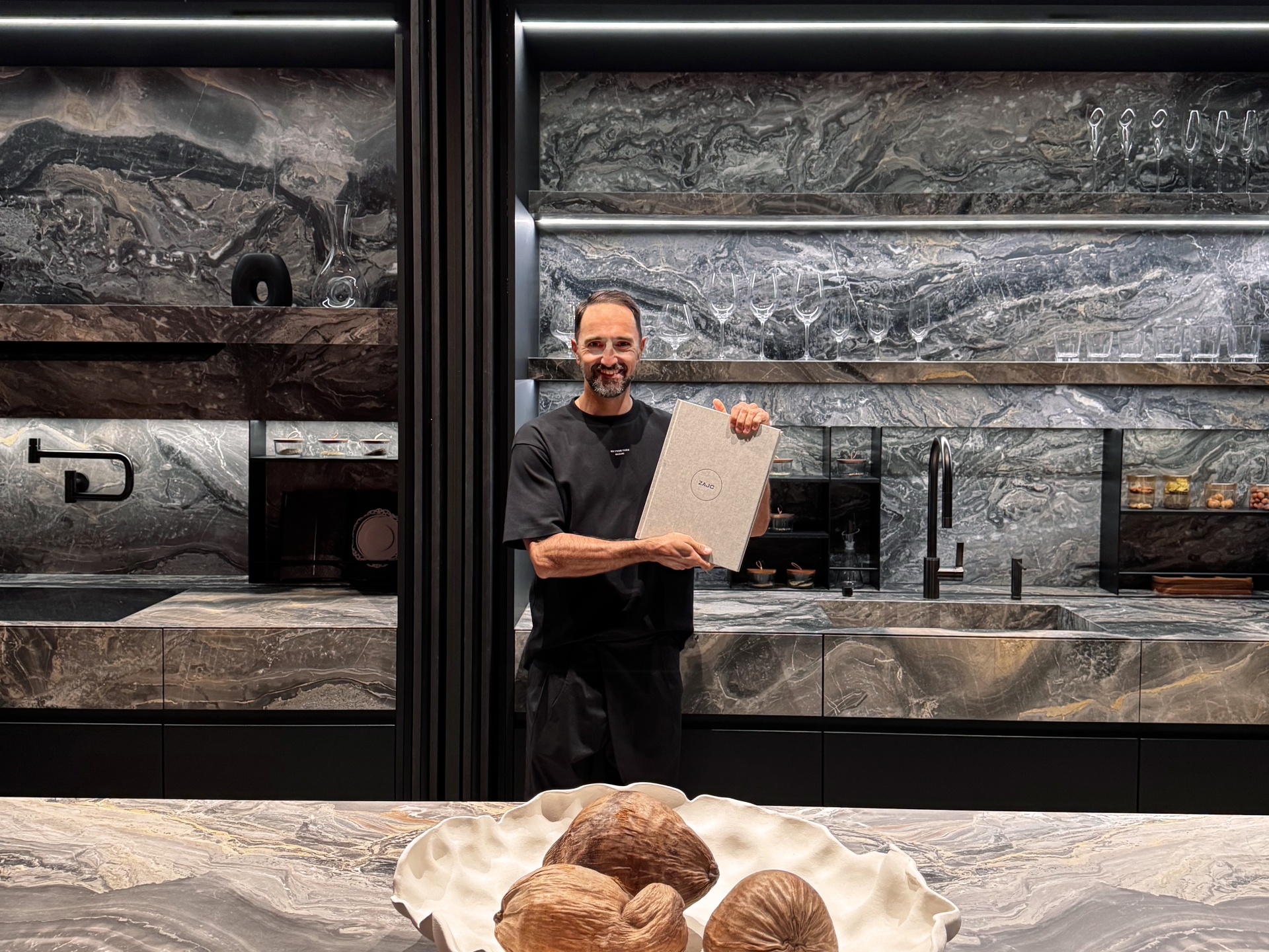 Album na trzydziestolecie firmy